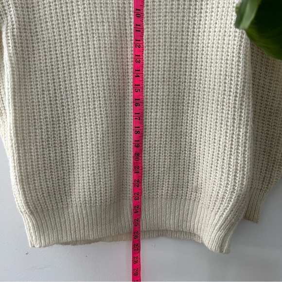 ❌SOLD ❌ Vintage Sweater - Picture 10 of 14